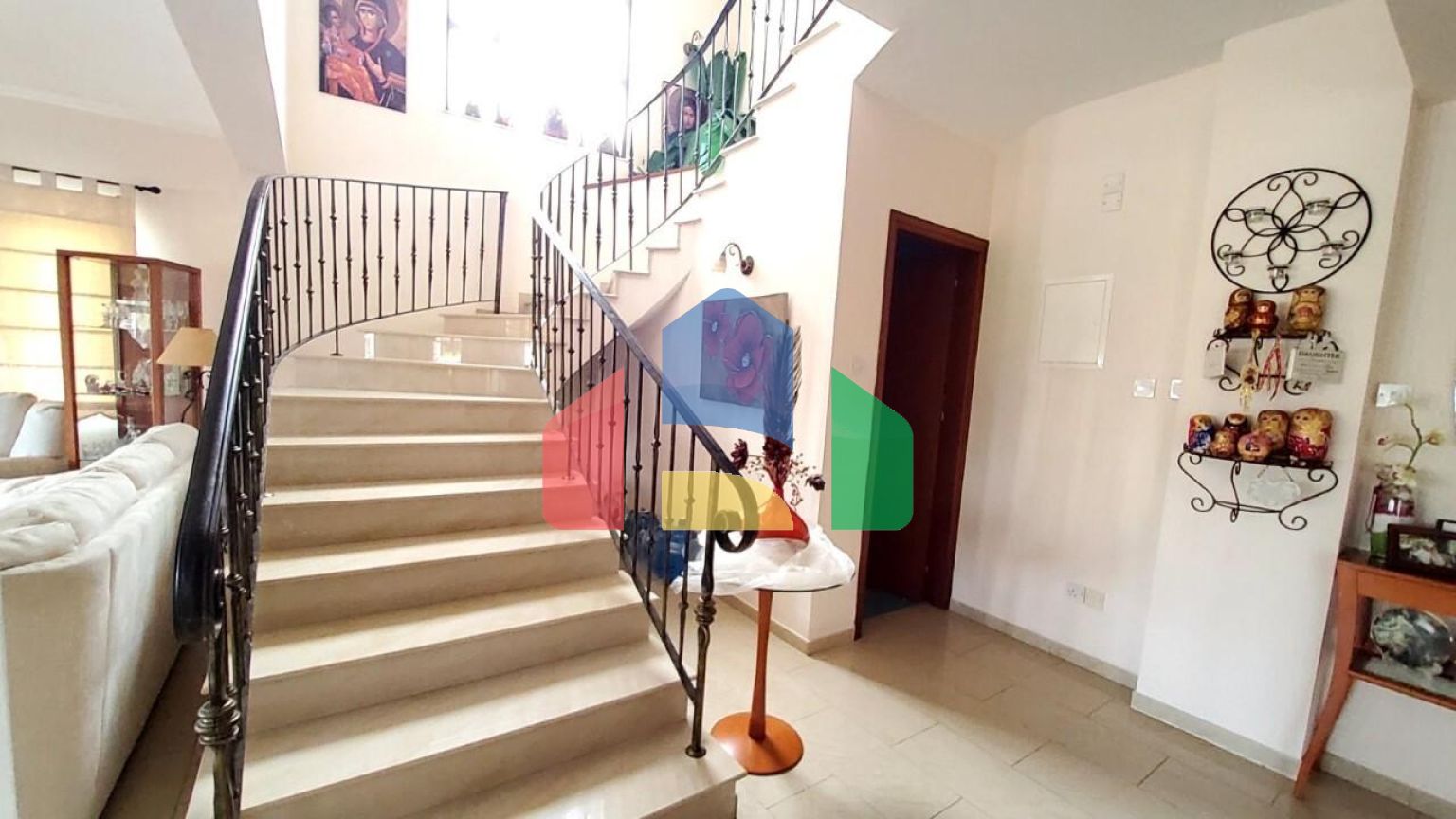 Продажа - Коттедж 290 m² в Ларнаке