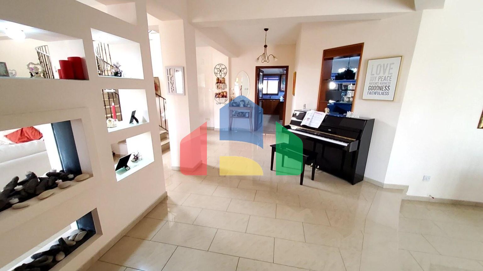 Продажа - Коттедж 290 m² в Ларнаке