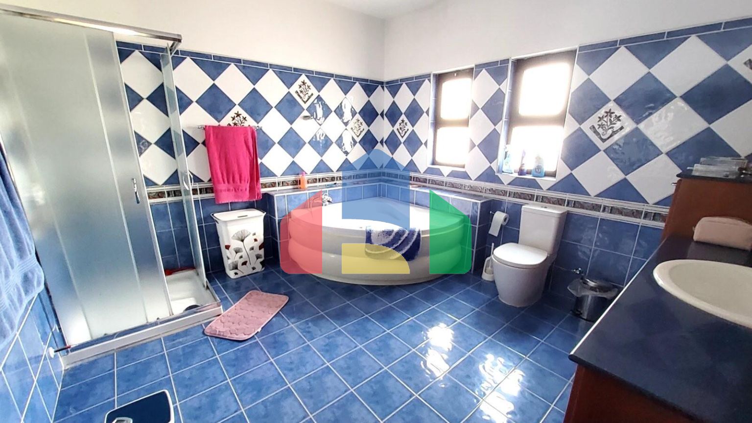 Продажа - Коттедж 290 m² в Ларнаке