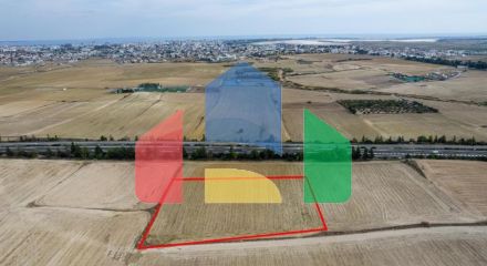 Продаж - Земельна ділянка 6021 m² В Ларнаке