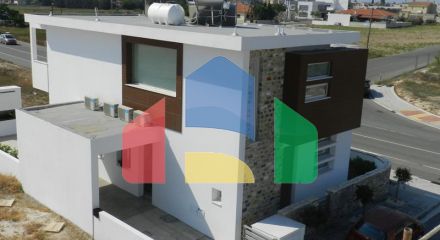 Продажа - Коттедж 172 m² в Ларнаке