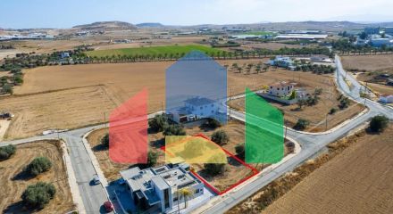 Продаж - Земельна ділянка 652 m² В Ларнаке
