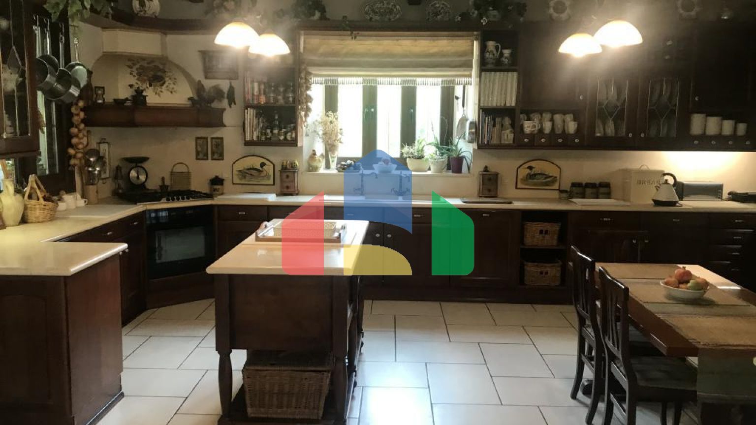 Продаж - Вілла 500 m² В Ларнаке