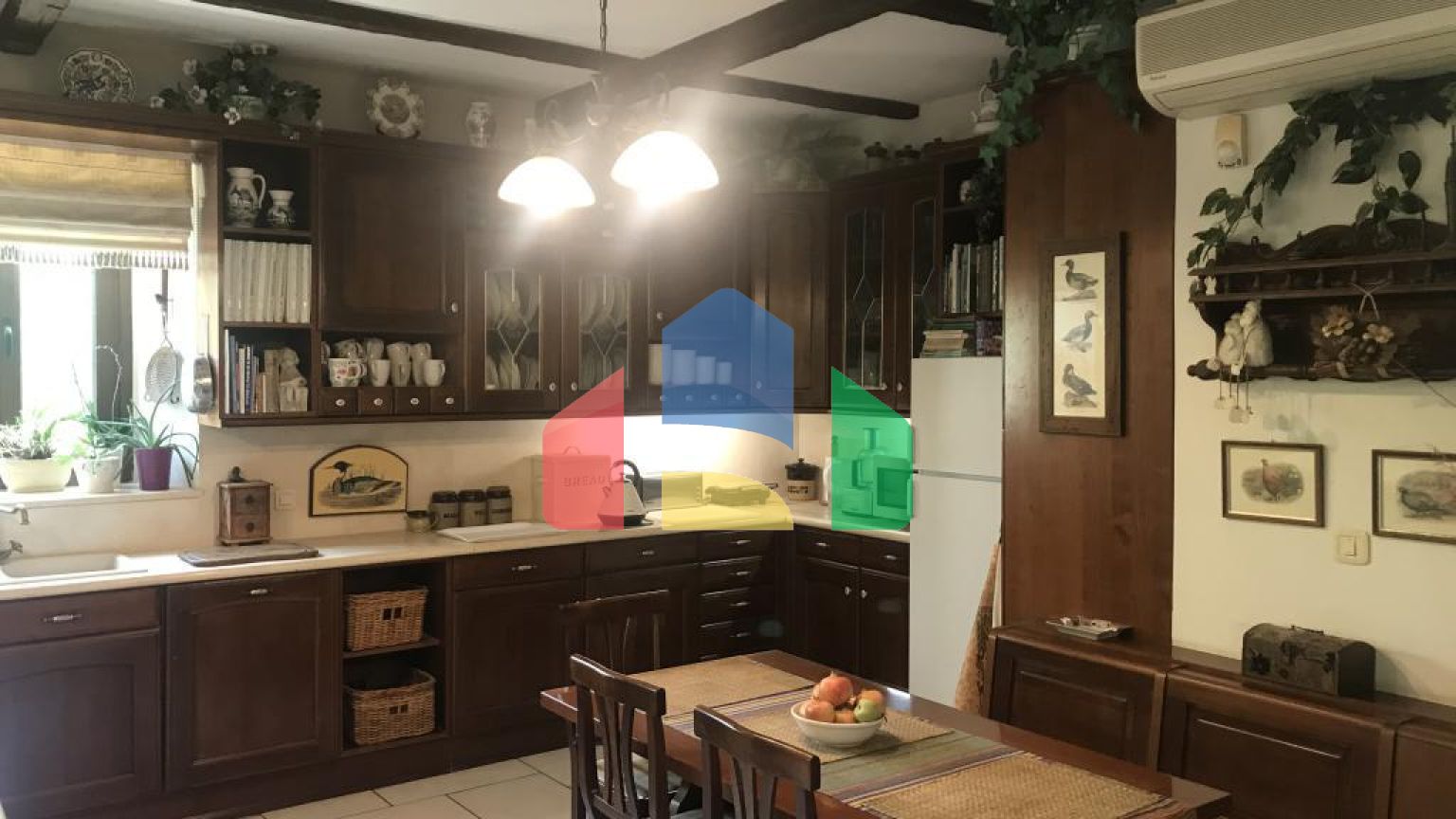 Продаж - Вілла 500 m² В Ларнаке