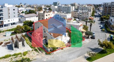 For Sale - Detached house 350 m² in Larnaka