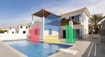 For Sale - Villa 217 m² in Larnaka