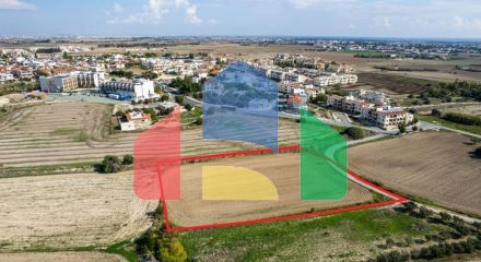 Продажа - Земельный участок 4879 m² в Ларнаке