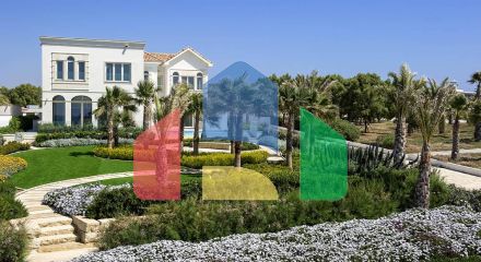 For Sale - Villa 675 m² in Larnaka