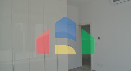 Продаж - Вілла 244 m² В Ларнаке