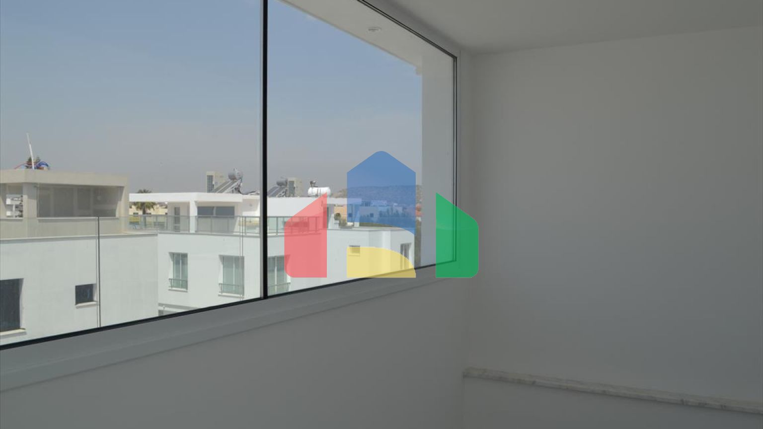 Продаж - Вілла 244 m² В Ларнаке