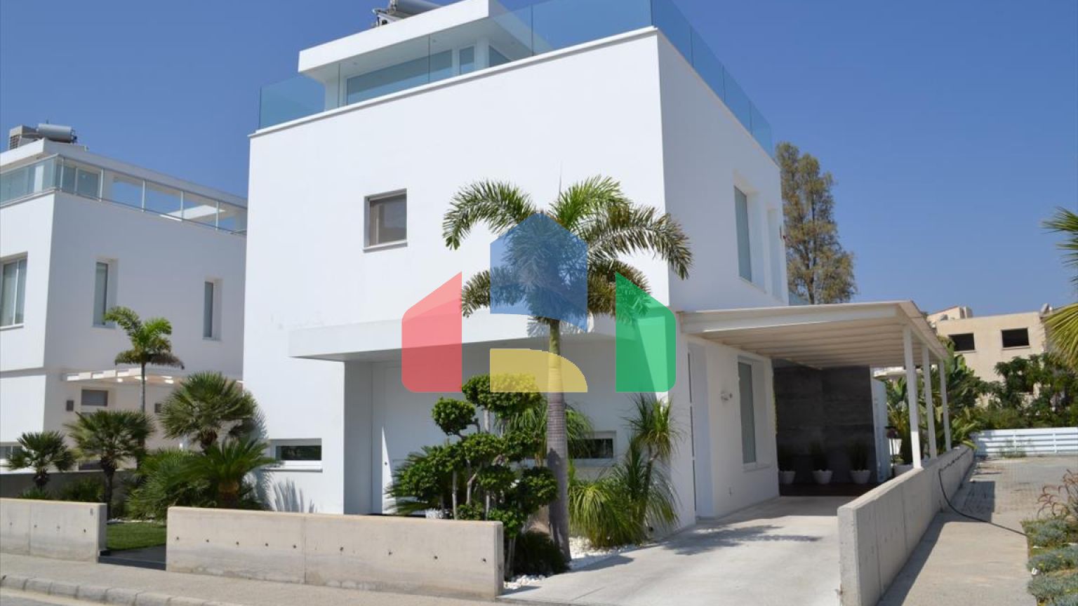 Продаж - Вілла 244 m² В Ларнаке