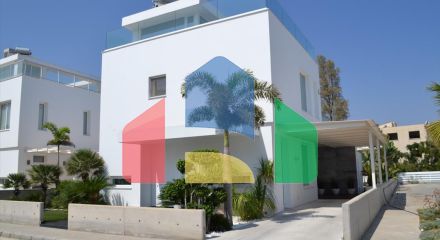 Продаж - Вілла 244 m² В Ларнаке