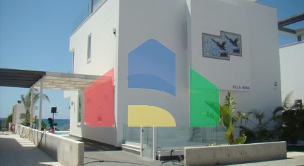 Продаж - Вілла 244 m² В Ларнаке