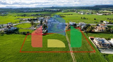 Продаж - Земельна ділянка 7024 m² В Ларнаке