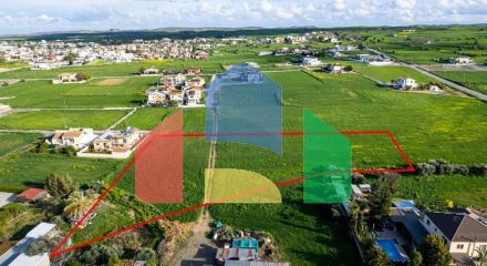Продаж - Земельна ділянка 7024 m² В Ларнаке