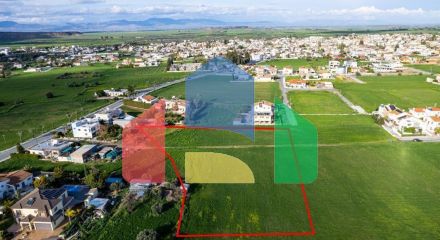Продаж - Земельна ділянка 7024 m² В Ларнаке