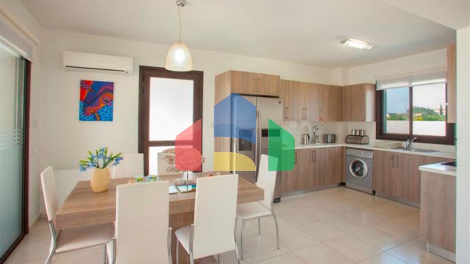 Продаж - Вілла В Ларнаке