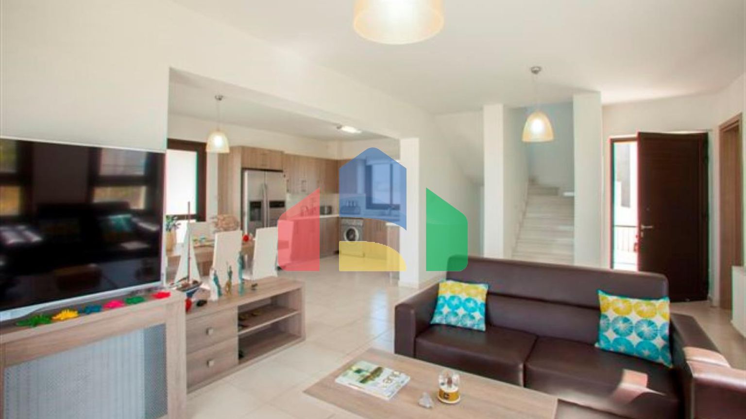 Продаж - Вілла В Ларнаке