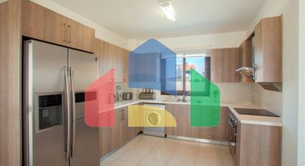 Продаж - Вілла В Ларнаке