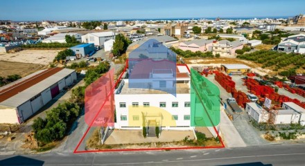 Продажа - Бизнес 1308 m² в Ларнаке