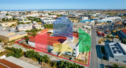 Продажа - Бизнес 1308 m² в Ларнаке