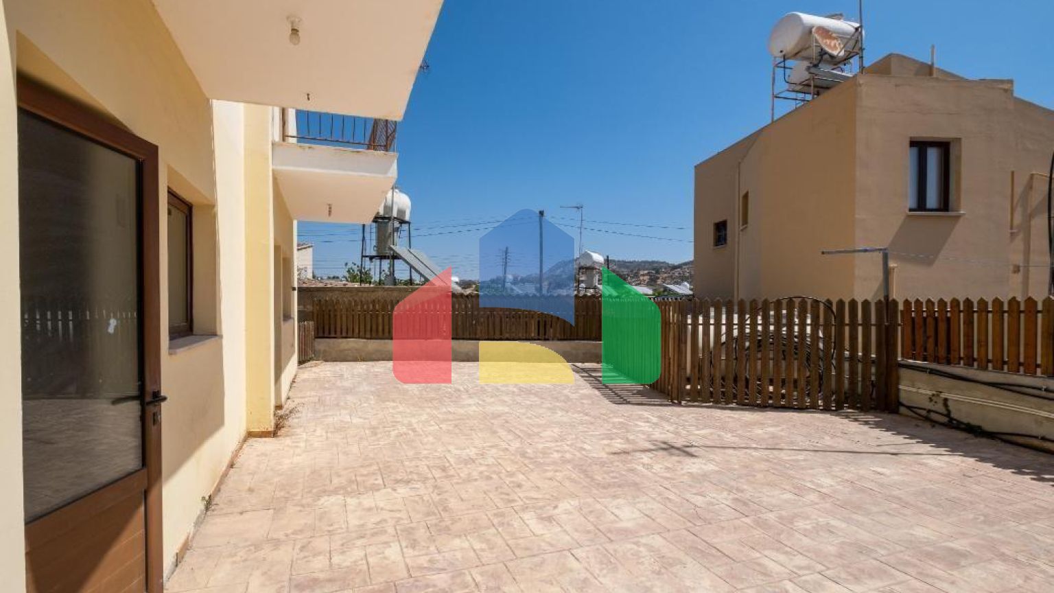 Продажа - Коттедж 198 m² в Ларнаке