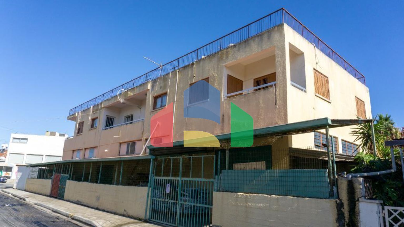 Продажа - Бизнес 736 m² в Ларнаке