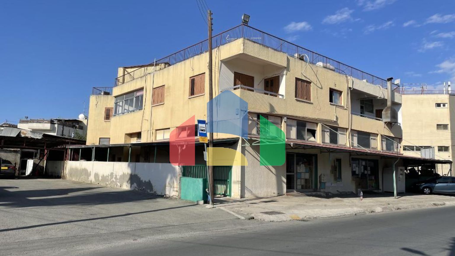 Продажа - Бизнес 736 m² в Ларнаке