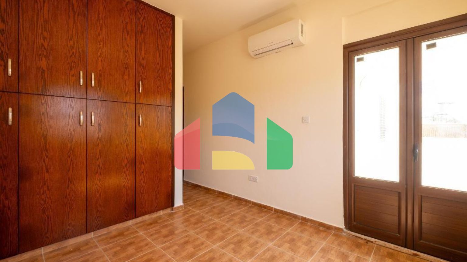 Продажа - Коттедж 136 m² в Ларнаке