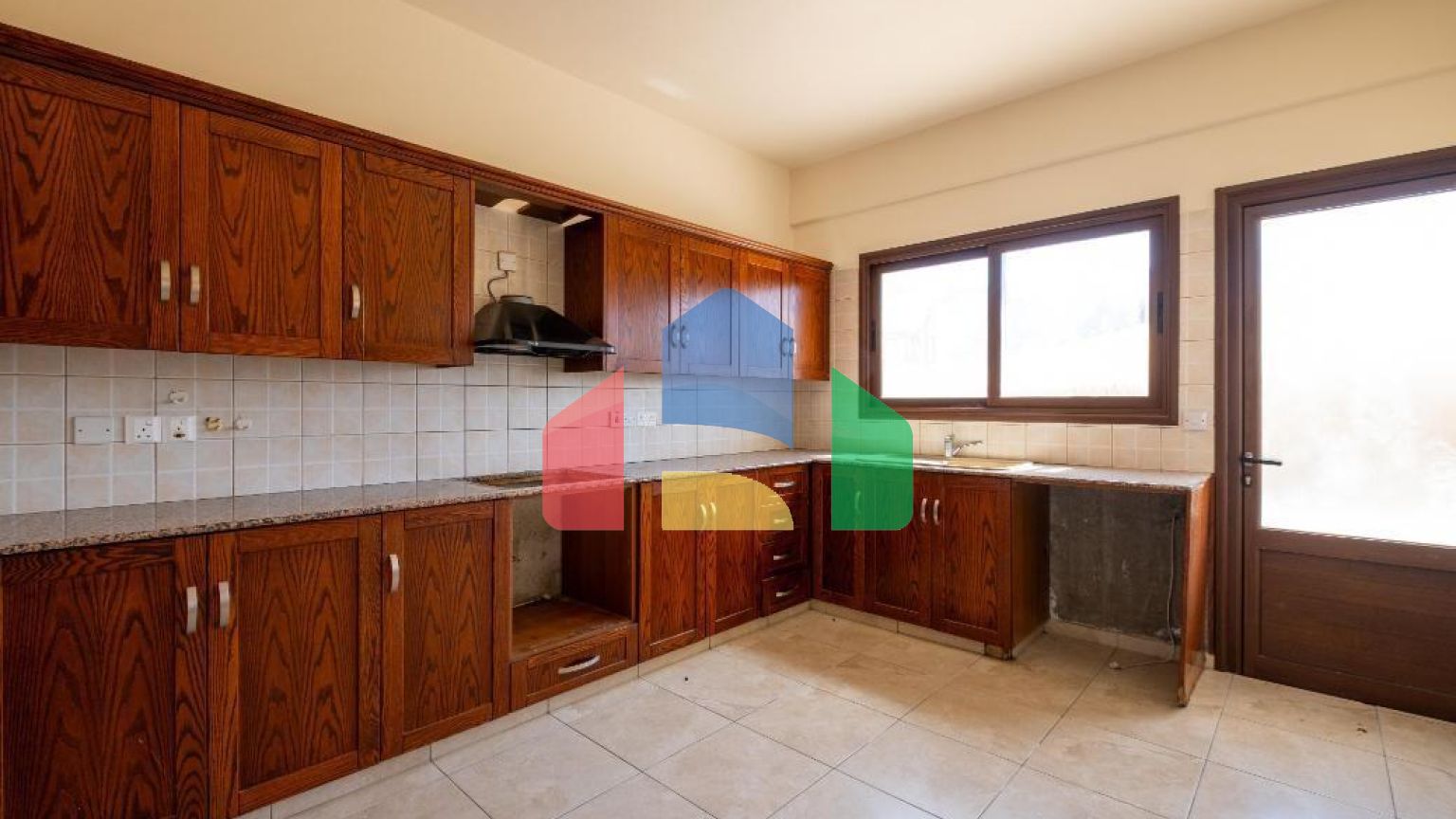 Продажа - Коттедж 136 m² в Ларнаке