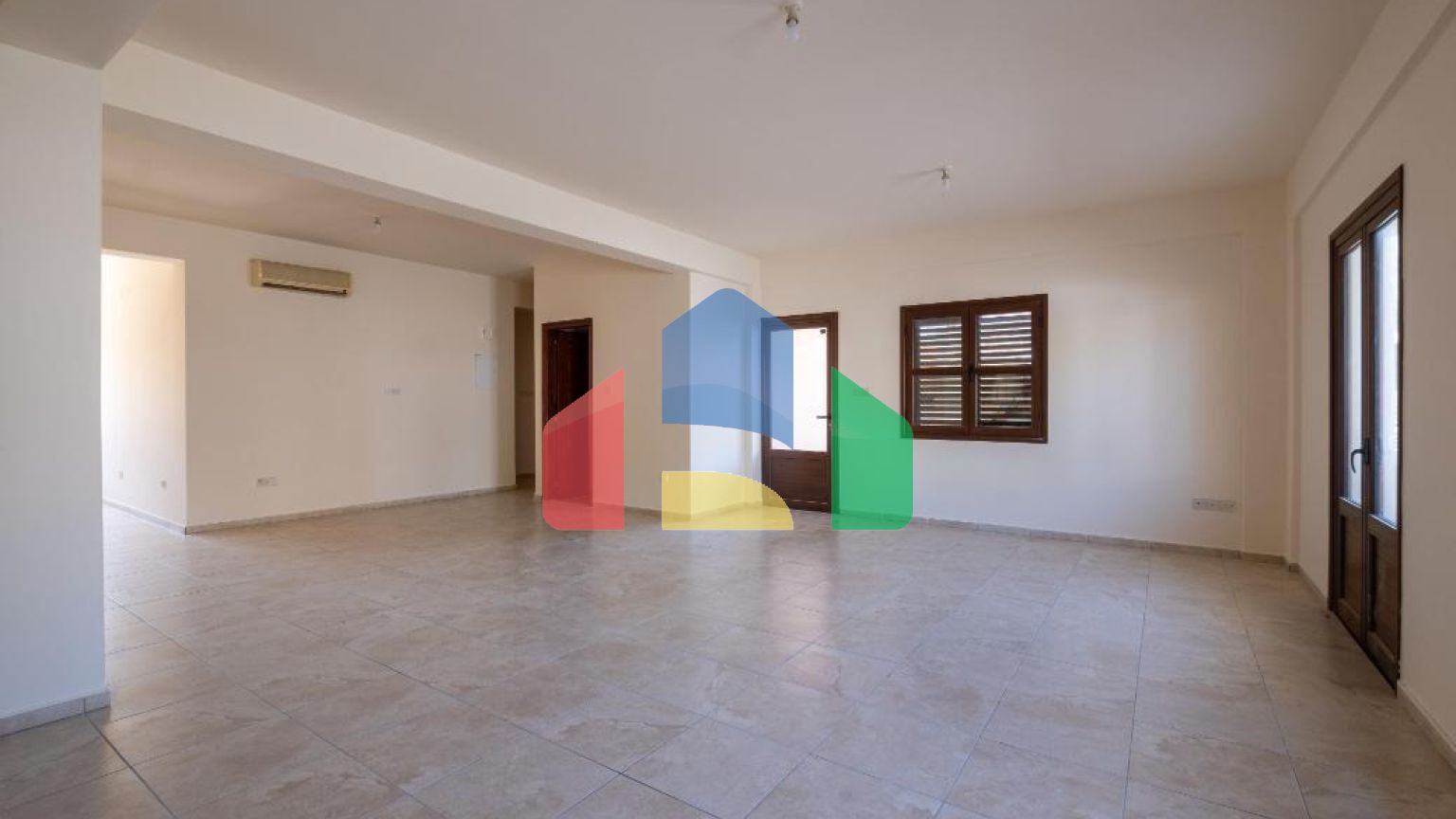 Продажа - Коттедж 136 m² в Ларнаке