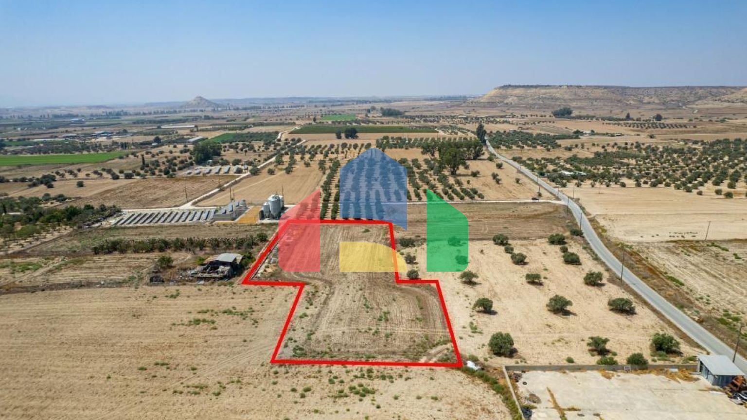 Продаж - Земельна ділянка 6021 m² В Ларнаке