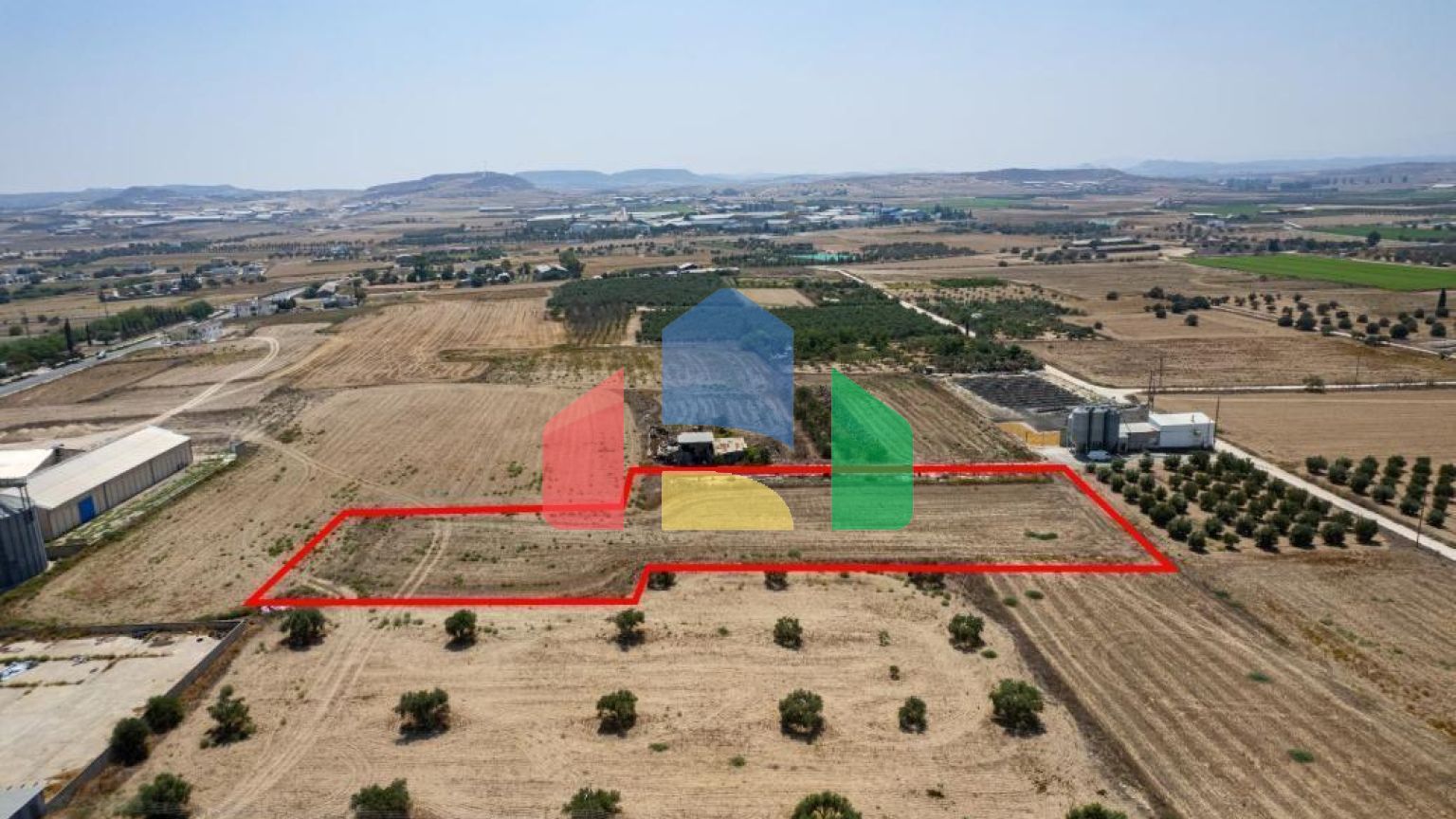 Продаж - Земельна ділянка 6021 m² В Ларнаке