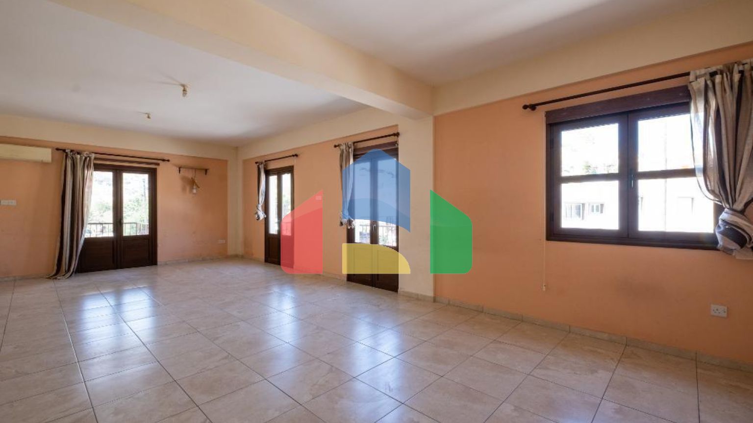 Продажа - Коттедж 150 m² в Ларнаке