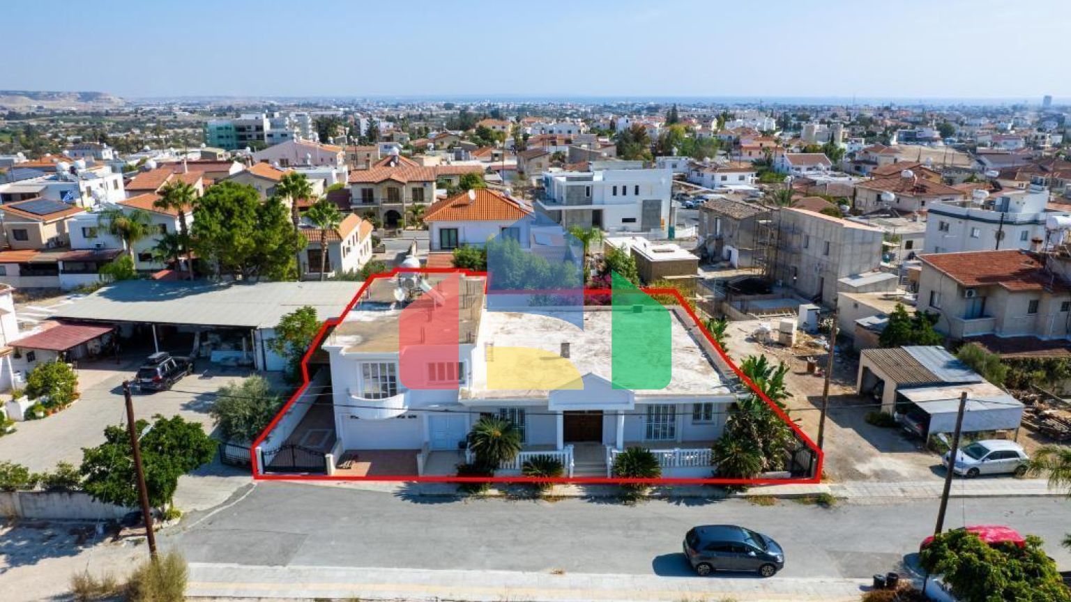 Продаж - Котедж 260 m² В Ларнаке