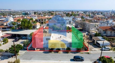 Продаж - Котедж 260 m² В Ларнаке