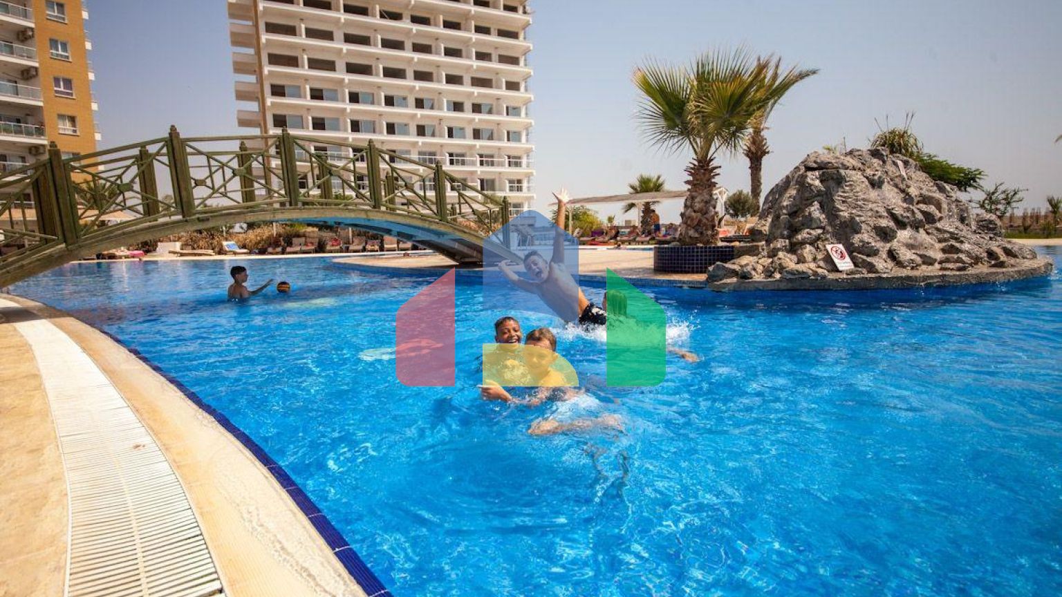 2-комнатные апартаменты 60 м2 + 11 м2 балкон В СПА-комплексе в 600 метрах от песчаного пляжа