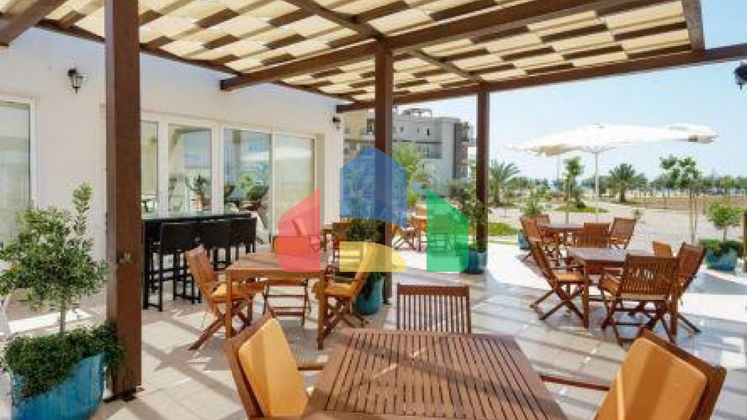 4-комнатные апартаменты 94 м2 в СПА - комплексе в 100 метрах от песчаного пляжа.