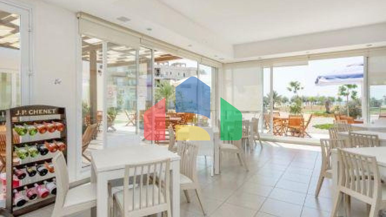 4-комнатные апартаменты 94 м2 в СПА - комплексе в 100 метрах от песчаного пляжа.