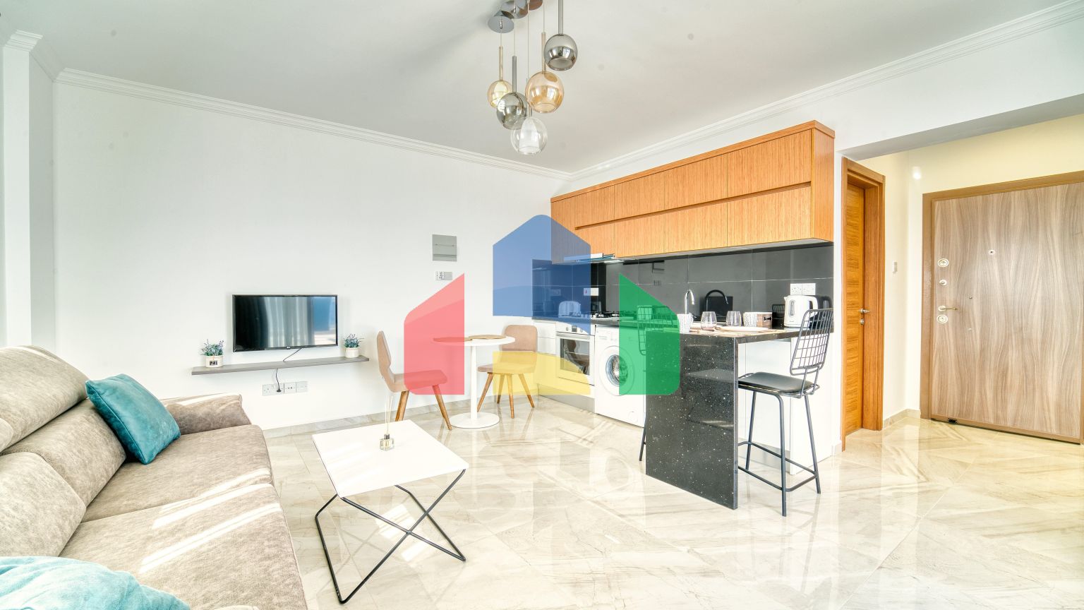 Студия 43 м2 в 250 метрах от песчаного пляжа