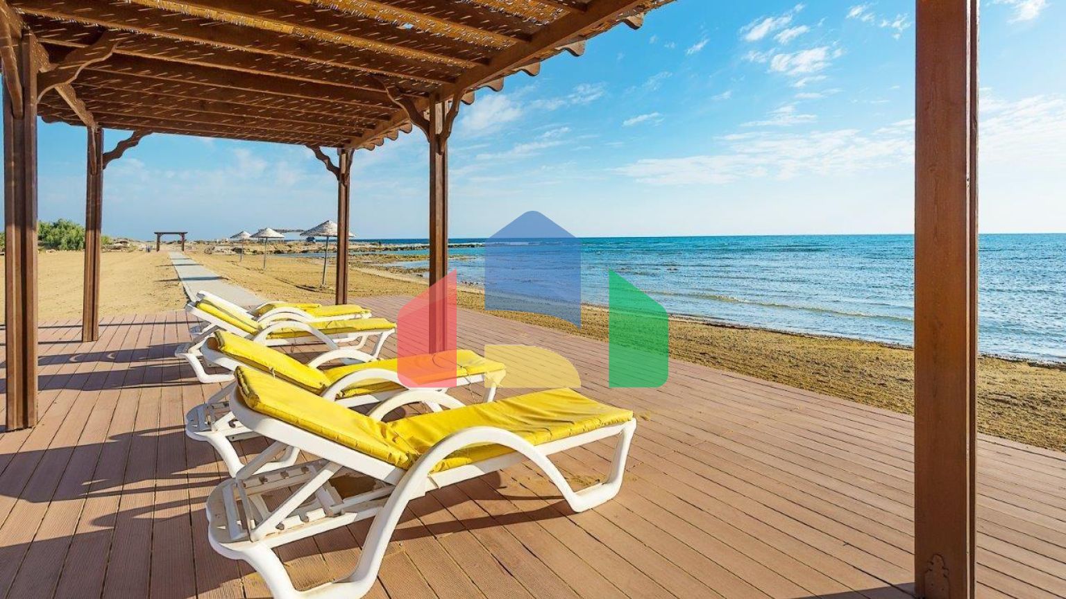 4-комнатные апартаменты 120 м2 с собственным приватным бассейном в СПА - комплексе в 100 метрах от песчаного пляжа