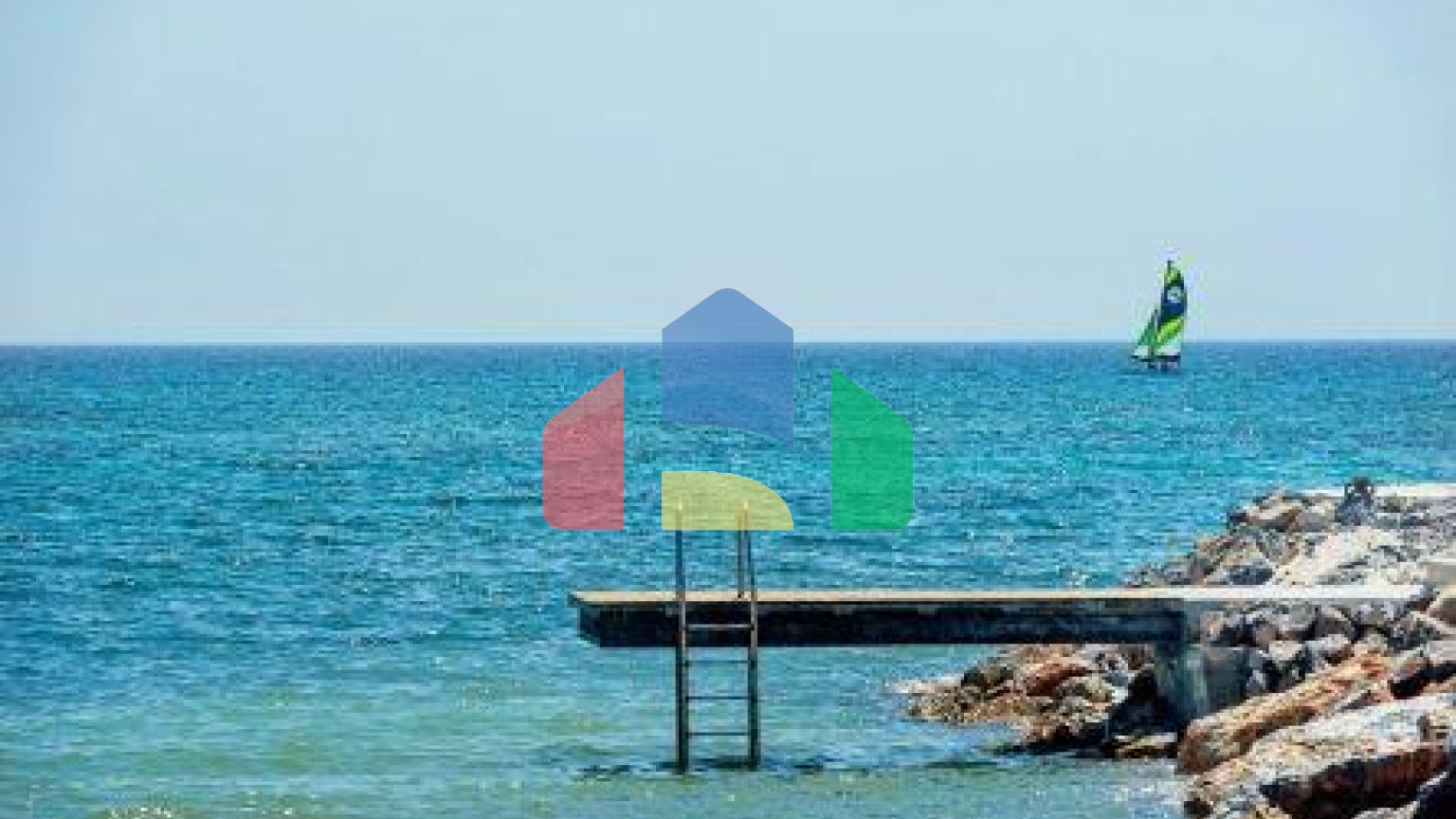 4-комнатные апартаменты 120 м2 с собственным приватным бассейном в СПА - комплексе в 100 метрах от песчаного пляжа