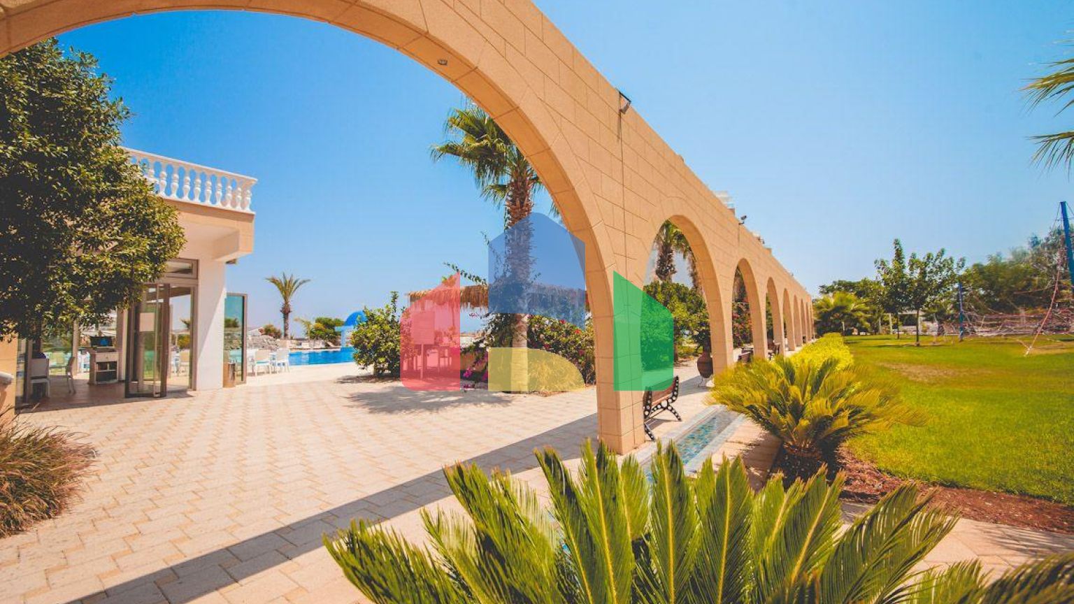 5-комнатный пентхаус 198 м2 + 40м2 терраса в СПА - комплексе в 600 метрах от песчаного пляжа