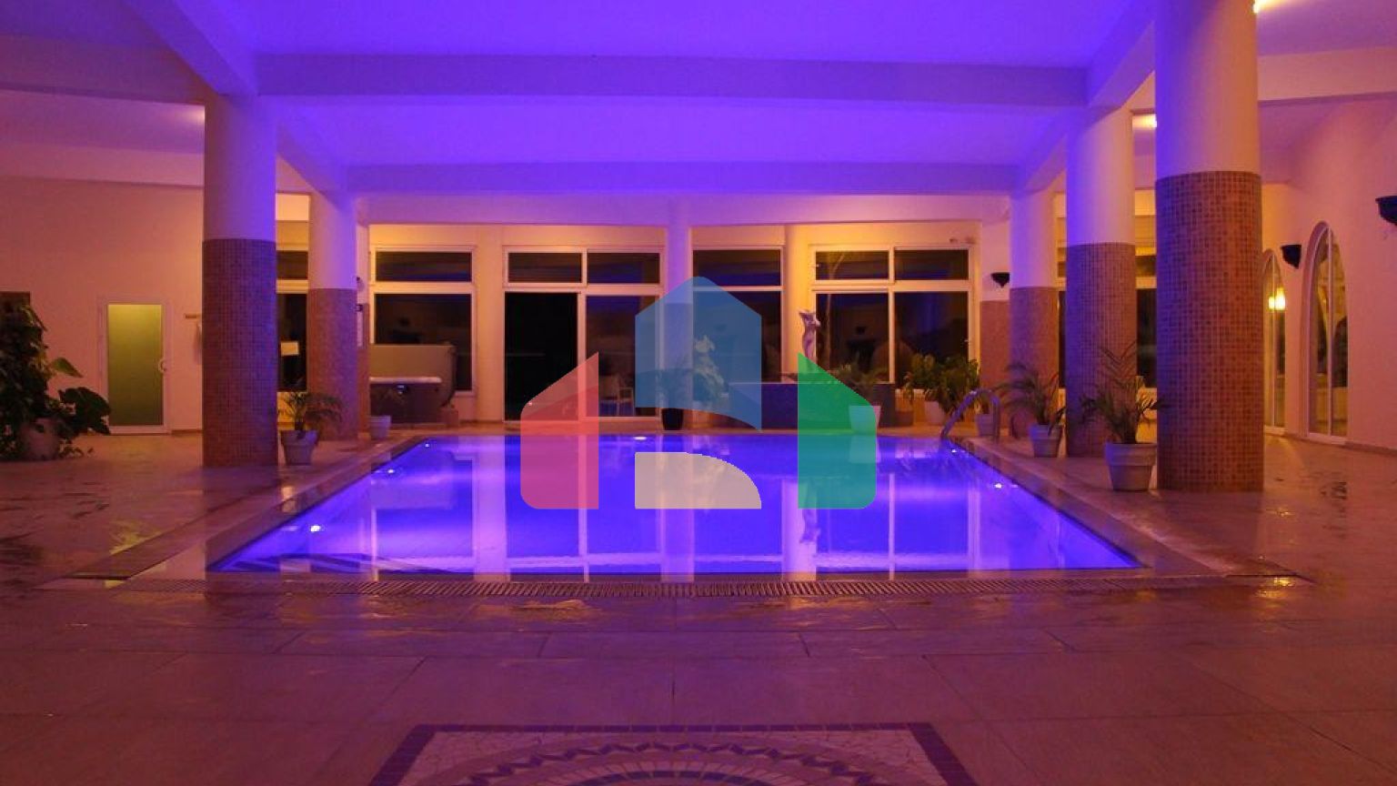 5-комнатный пентхаус 198 м2 + 40м2 терраса в СПА - комплексе в 600 метрах от песчаного пляжа