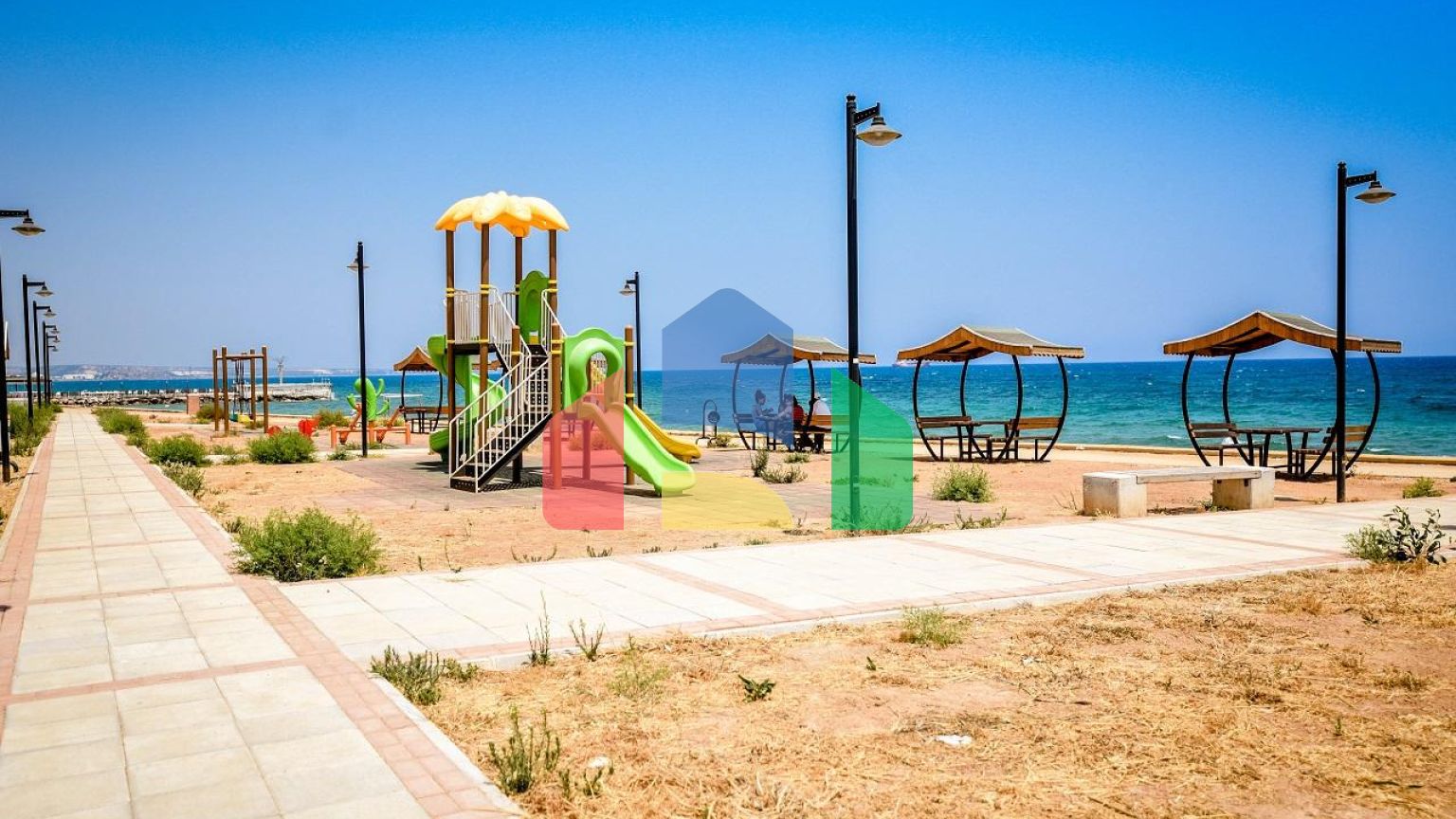 3-комнатные апартаменты 79 м2 в 800 метрах от пляжа 