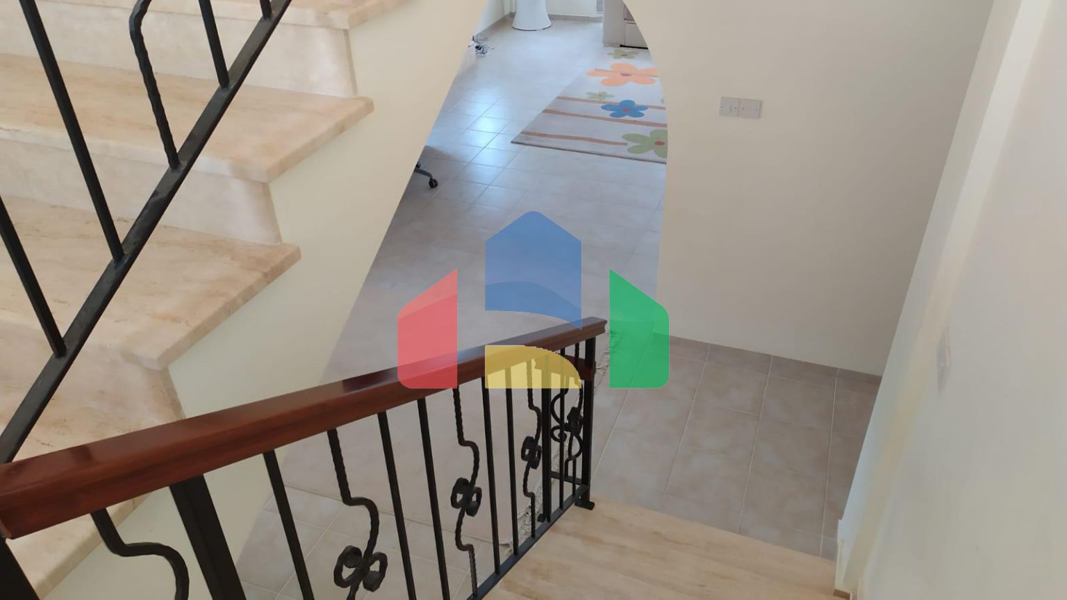 Готовая 4-комнатная вилла 224 м2 с бассейном в 5 минутах от моря 