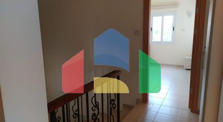 Готовая 4-комнатная вилла 224 м2 с бассейном в 5 минутах от моря 