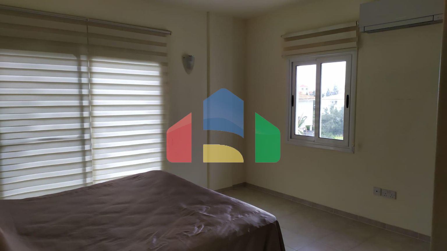 Готовая 4-комнатная вилла 224 м2 с бассейном в 5 минутах от моря 