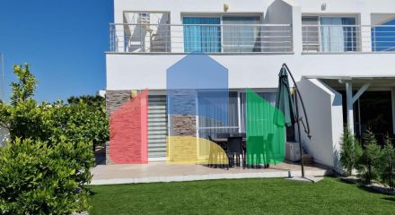 Современный 4-комнатный таунхаус 115 м2 с террасой на крыше, расположенный на первой линии от моря Современный 4-комнатный таунхаус 115 м2 с террасой на крыше, расположенный на первой линии от моря