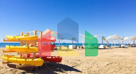 Современный 4-комнатный таунхаус 115 м2 с террасой на крыше, расположенный на первой линии от моря Современный 4-комнатный таунхаус 115 м2 с террасой на крыше, расположенный на первой линии от моря